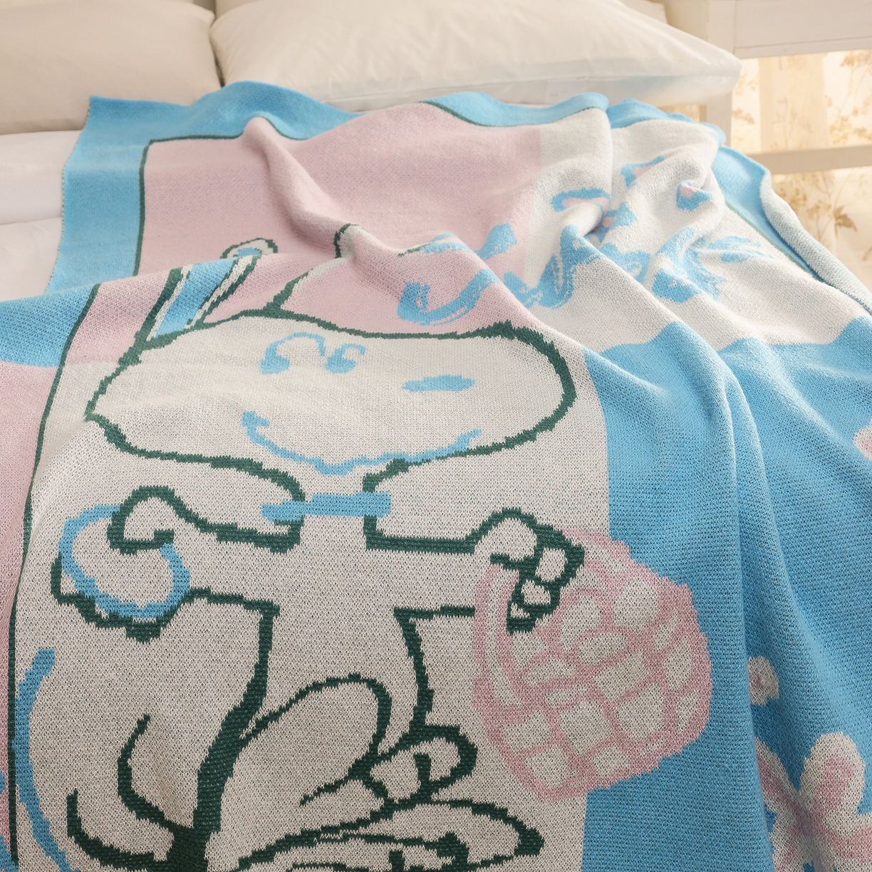 91家纺网 家纺一手货源 找家纺 苏艺针织史努比SNOOPY正版授权独家针织毯儿童毯披肩多功能盖毯礼物终端控价 史努比-野游趣事