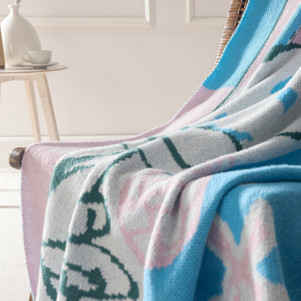 91家纺网 家纺一手货源 找家纺 苏艺针织史努比SNOOPY正版授权独家针织毯儿童毯披肩多功能盖毯礼物终端控价 史努比-野游趣事