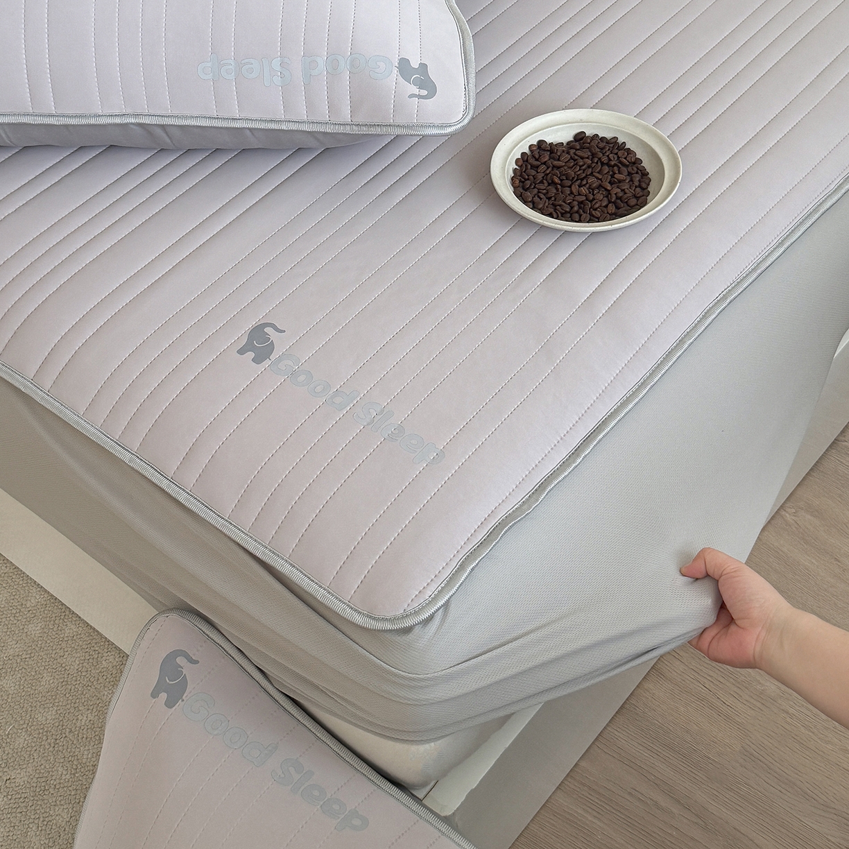 91家纺网 家纺一手货源 找家纺 TT.one 塔塔家居 2026新款A类自然凉感简约深睡眠清新小象夏日凉感垫 小象-摩卡灰