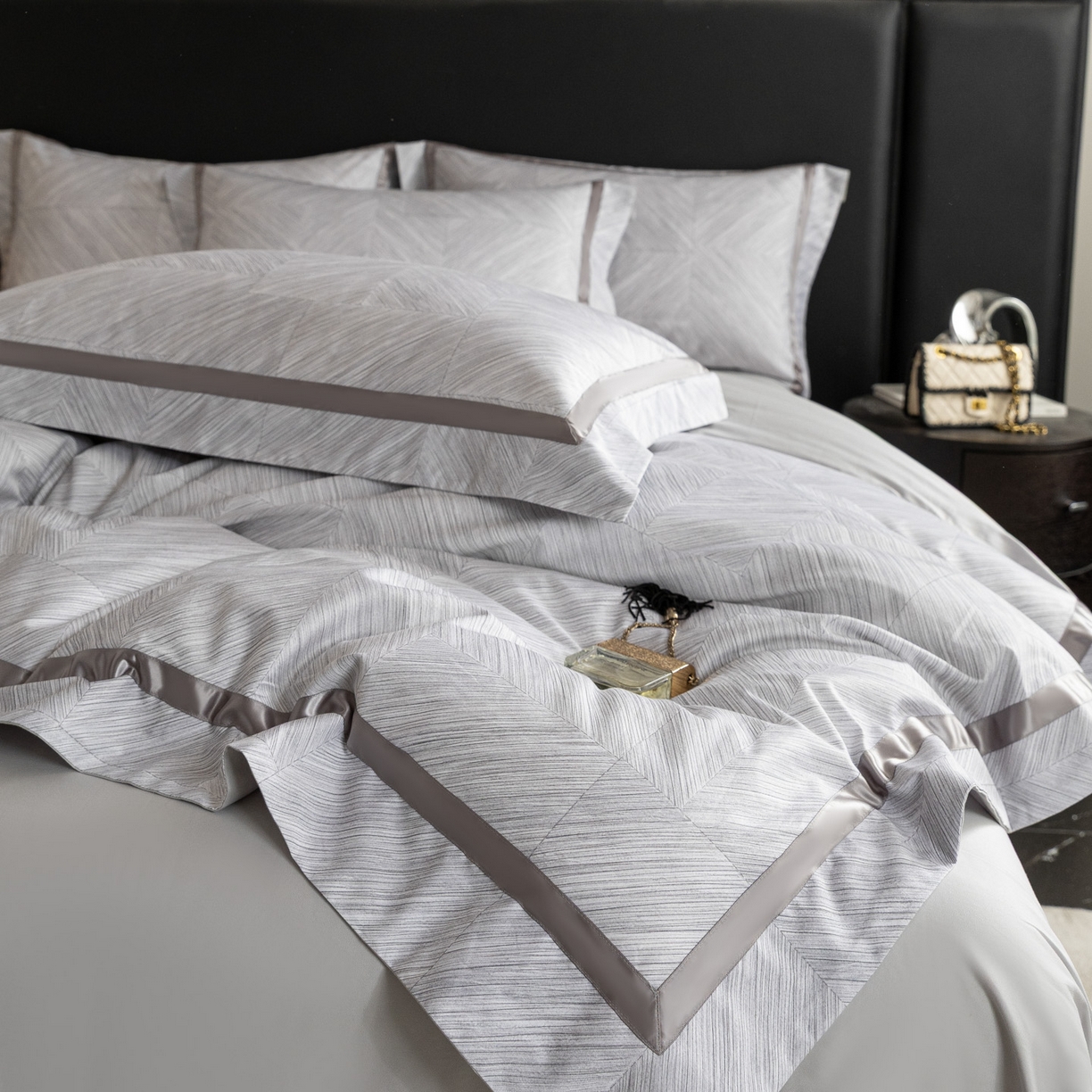 91家纺网 家纺一手货源 找家纺 新方向 【控价 提供买家秀】2026新款数码印花50s双股全棉贡缎长绒棉四件套-星河拍摄2 星河-爵士灰