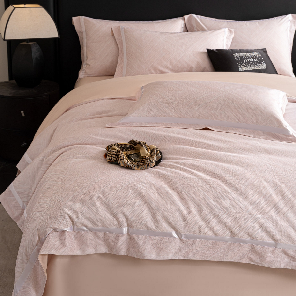 91家纺网 家纺一手货源 找家纺 （总）新方向 【控价 提供买家秀】2026新款数码印花50s双股全棉贡缎长绒棉四件套-星河拍摄2