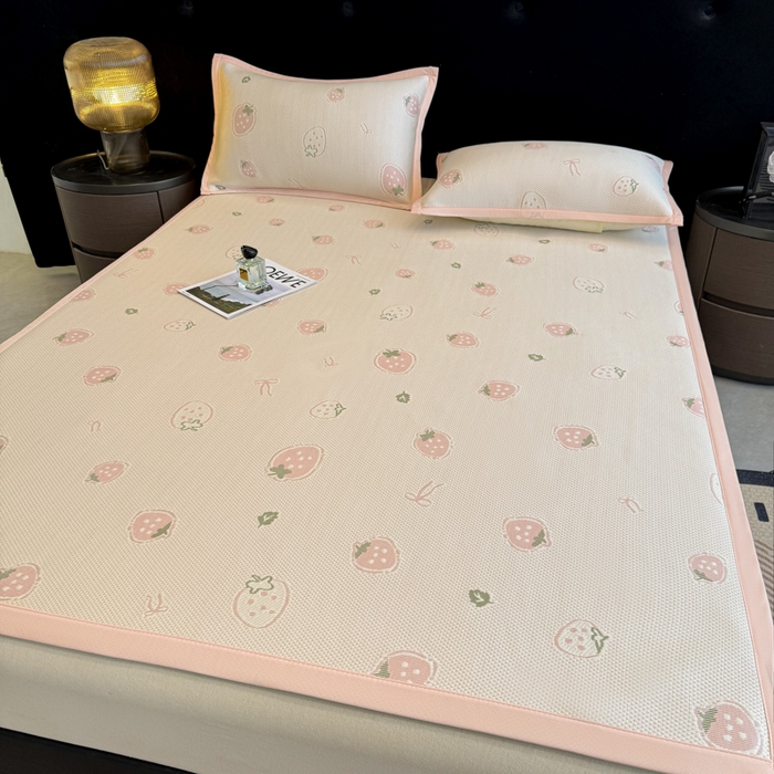 91家纺网 家纺一手货源 找家纺 畅畅家纺 2026春夏新款复合中分子PE100%聚乙烯乙纶色织提花凉感软凉席席子 草莓甜心