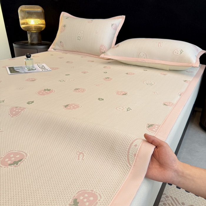 91家纺网 家纺一手货源 找家纺 畅畅家纺 2026春夏新款复合中分子PE100%聚乙烯乙纶色织提花凉感软凉席席子 草莓甜心