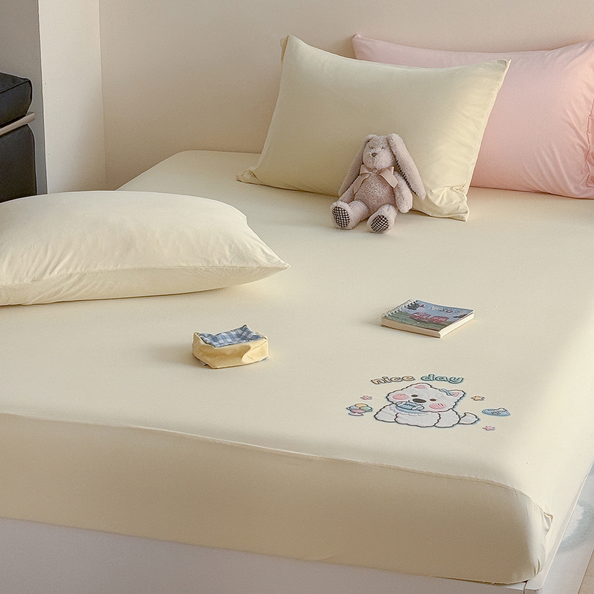 91家纺网 家纺一手货源 找家纺 TT.one 塔塔家居 2026新款A类凉感大版数码印花夏被夏凉被空调被四件套 草莓喵酱