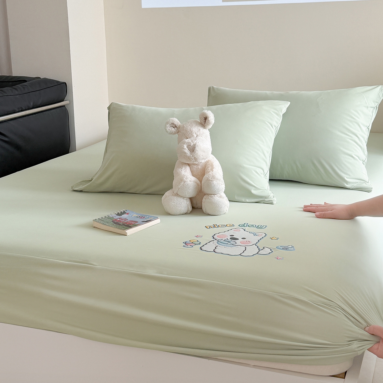 91家纺网 家纺一手货源 找家纺 TT.one 塔塔家居 2026新款A类卡通针织凉感刺绣烫印床笠 米多多-薄荷绿