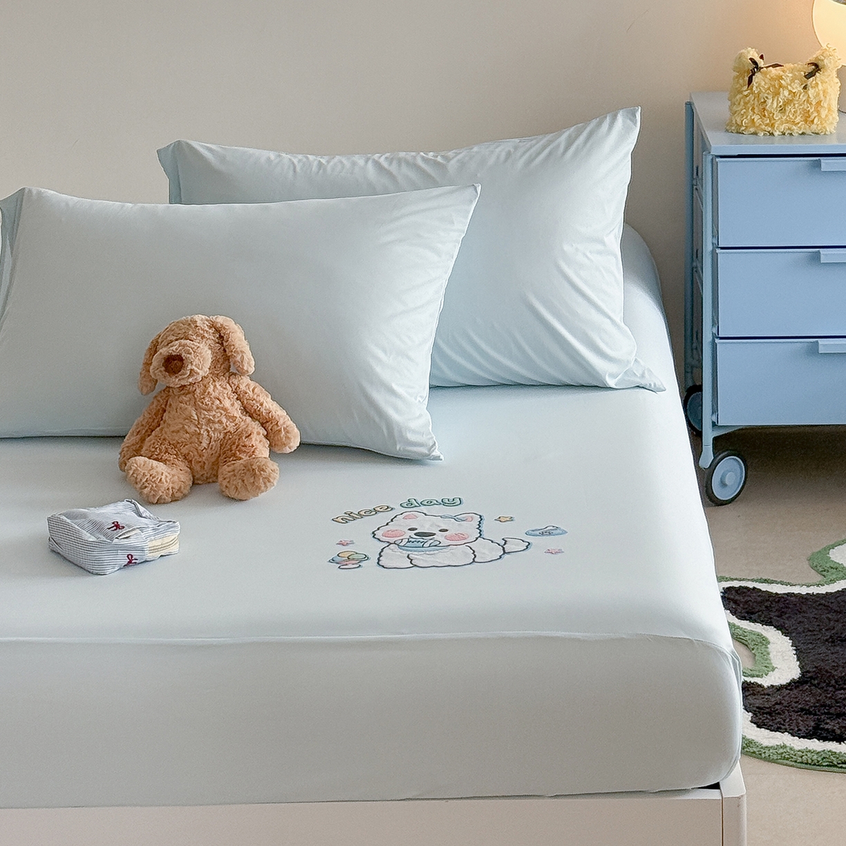 91家纺网 家纺一手货源 找家纺 TT.one 塔塔家居 2026新款A类卡通针织凉感刺绣烫印床笠 米多多-海盐蓝