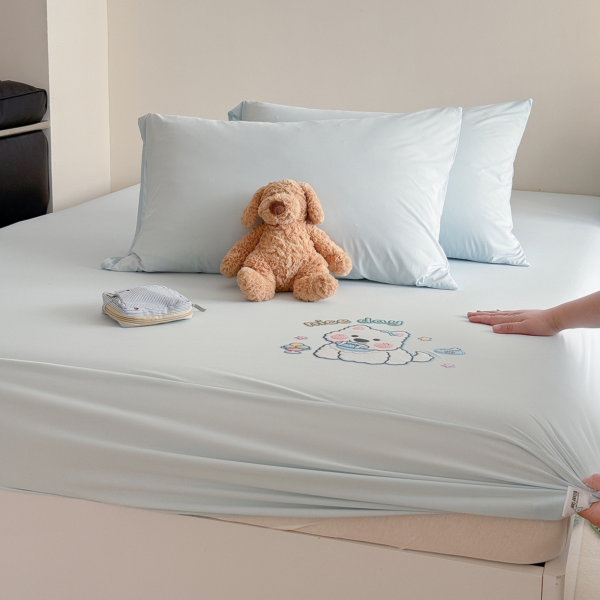 91家纺网 家纺一手货源 找家纺 TT.one 塔塔家居 2026新款A类卡通针织凉感刺绣烫印床笠 米多多-海盐蓝