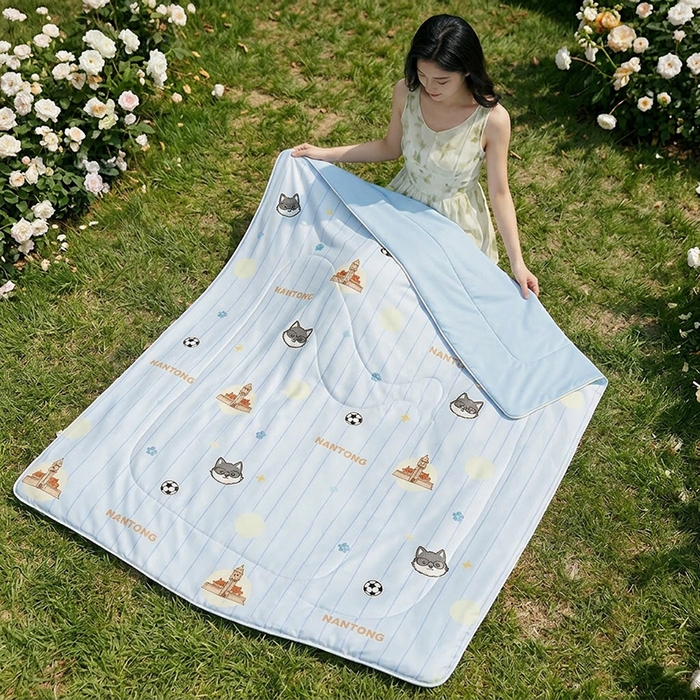 91家纺网 家纺一手货源 找家纺 【4.28周二秒杀 十五人助力0.01带回家】苏超夏凉被南通队文创空调被自带凉感氨纶夏被（下单规则请看详情页）