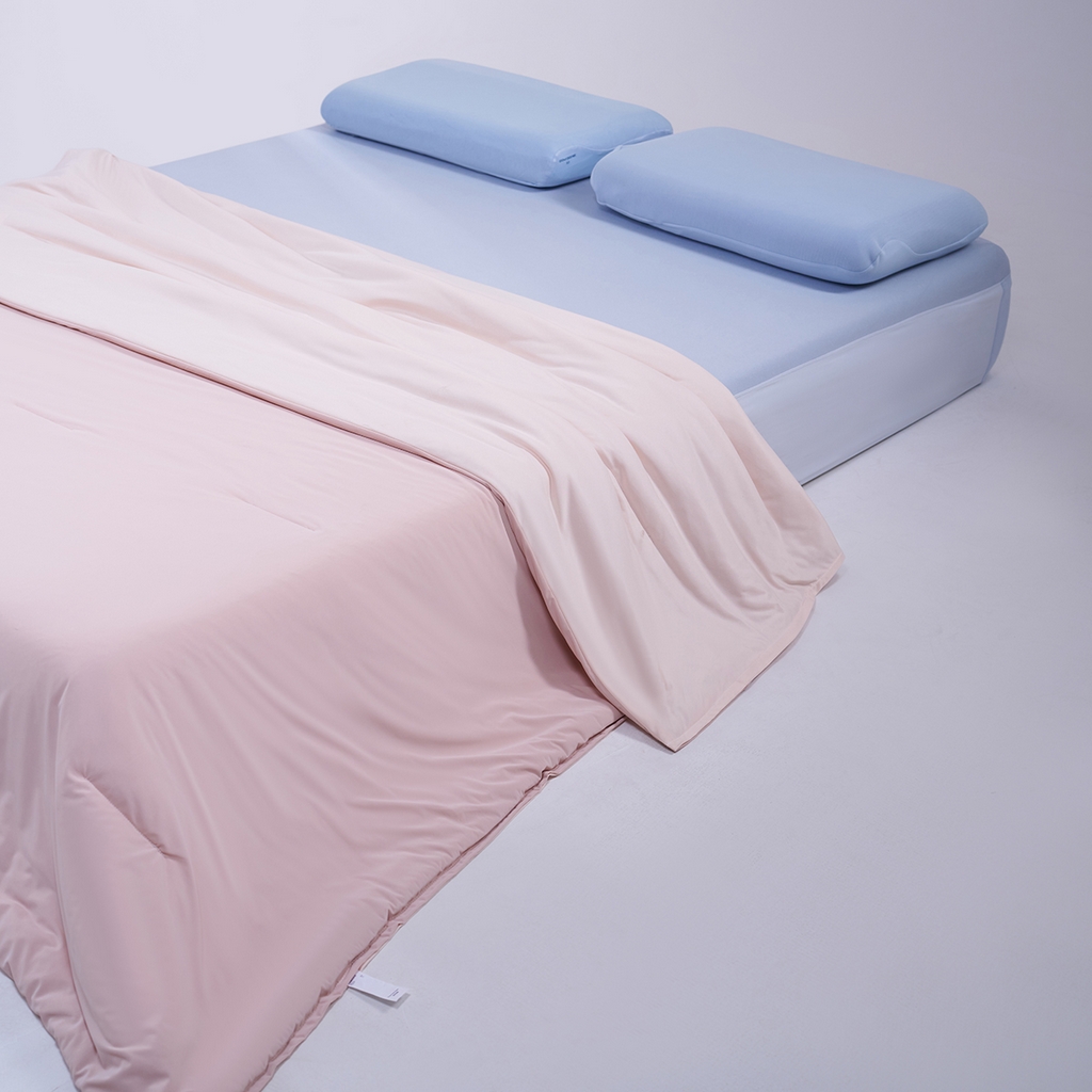 91家纺网 家纺一手货源 找家纺 花享莱 2026新款亚朵酒店同款被子深睡双感夏凉被凉感被夏被控温被pro3.0 橘雾粉