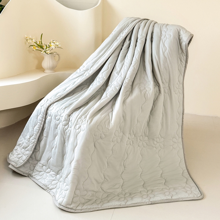 91家纺网 家纺一手货源 找家纺 丹本家纺 2026新款凉感夏被空调被凉席空调席冰丝席纯色床裙乳胶席三件套四件套菱形格 夏被-灰色