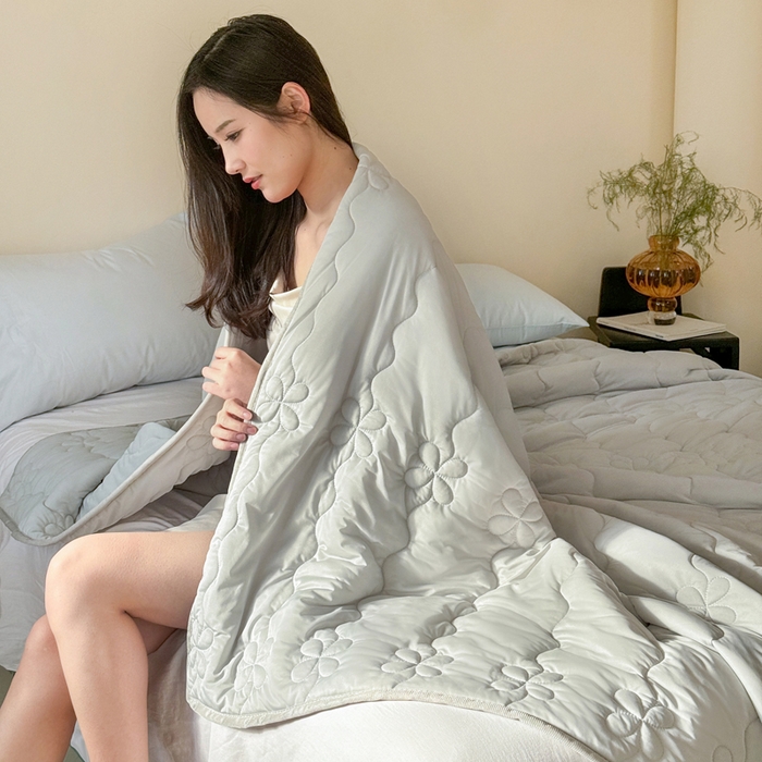 91家纺网 家纺一手货源 找家纺 丹本家纺 2026新款凉感夏被空调被凉席空调席冰丝席纯色床裙乳胶席三件套四件套菱形格 夏被-灰色