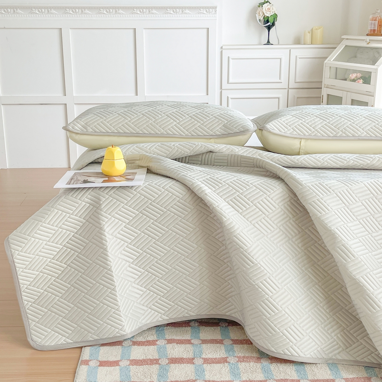 91家纺网 家纺一手货源 找家纺 丹本家纺 2026新款凉感夏被空调被凉席空调席冰丝席纯色床裙乳胶席三件套四件套菱形格 菱形格平铺款-灰色