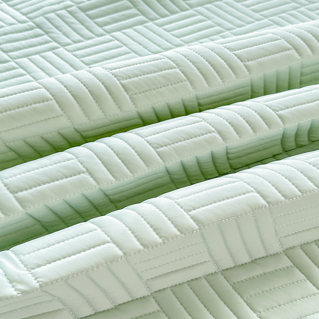 91家纺网 家纺一手货源 找家纺 丹本家纺 2026新款凉感夏被空调被凉席空调席冰丝席纯色床裙乳胶席三件套四件套菱形格 菱形格床裙款-青色