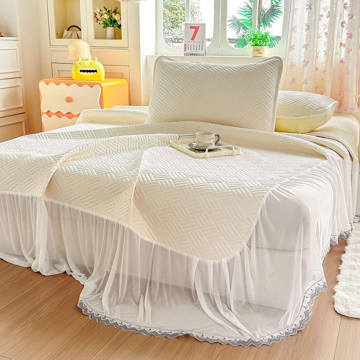 91家纺网 家纺一手货源 找家纺 丹本家纺 2026新款凉感夏被空调被凉席空调席冰丝席纯色床裙乳胶席三件套四件套菱形格 菱形格床裙款-米白