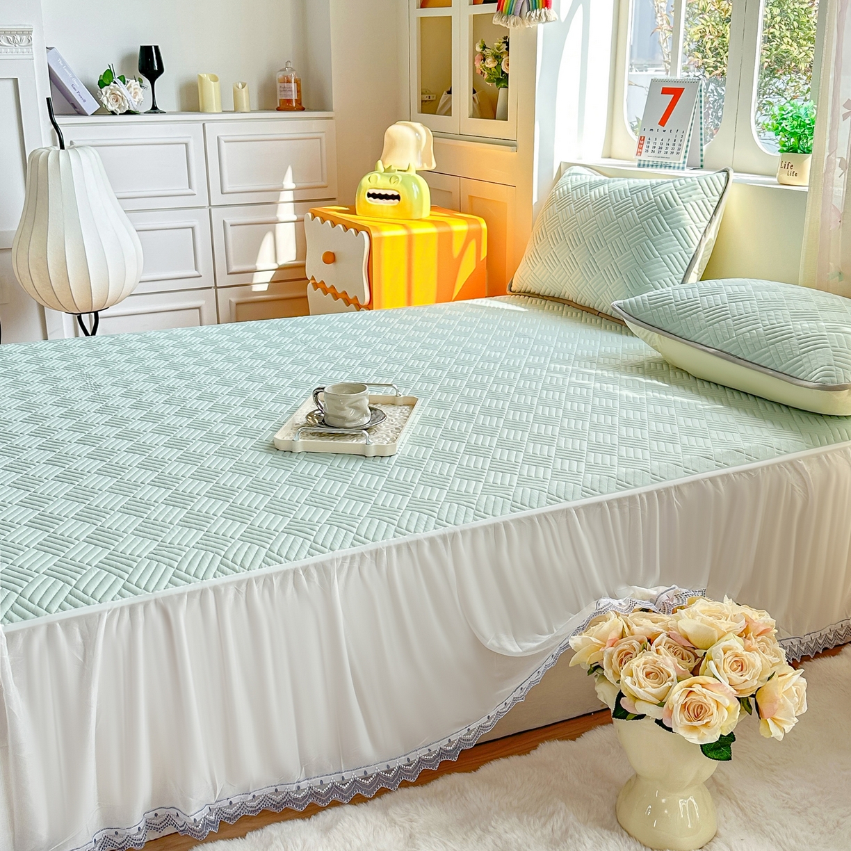 91家纺网 家纺一手货源 找家纺 丹本家纺 2026新款凉感夏被空调被凉席空调席冰丝席纯色床裙乳胶席三件套四件套菱形格 菱形格床裙款-青色