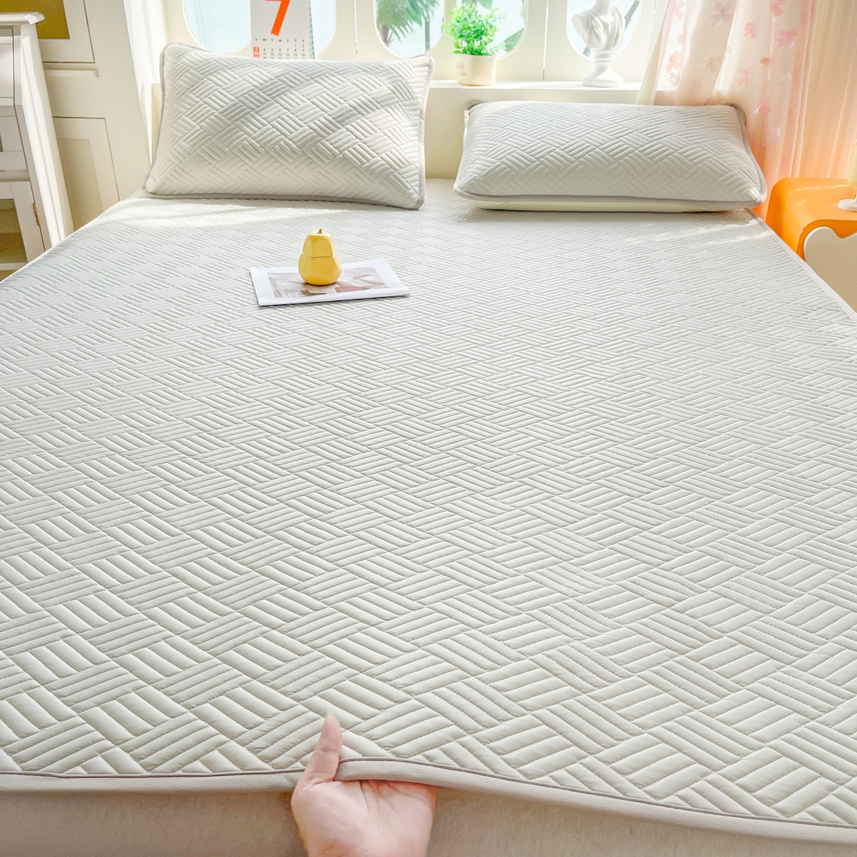 91家纺网 家纺一手货源 找家纺 丹本家纺 2026新款凉感夏被空调被凉席空调席冰丝席纯色床裙乳胶席三件套四件套菱形格 菱形格平铺款-灰色