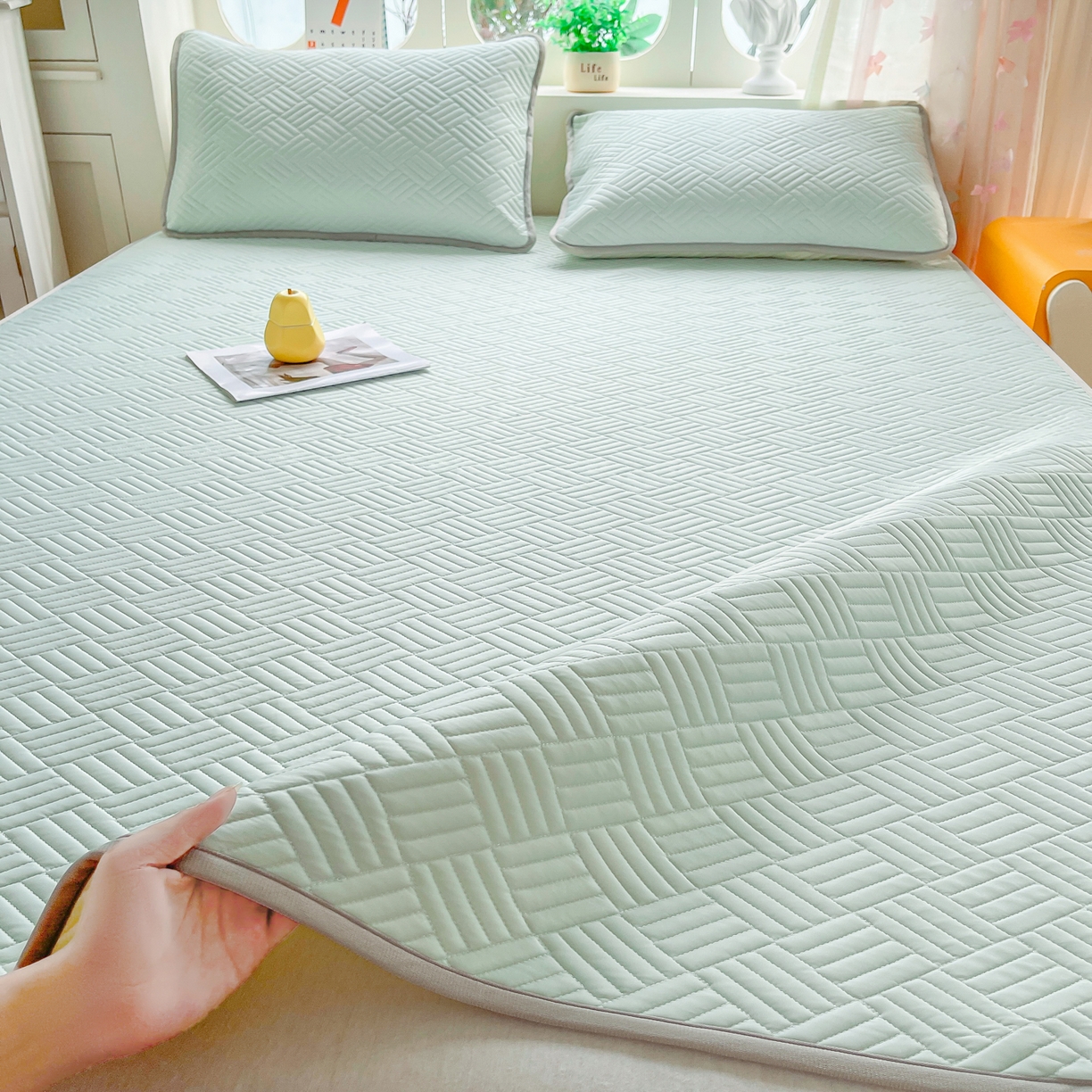 91家纺网 家纺一手货源 找家纺 丹本家纺 2026新款凉感夏被空调被凉席空调席冰丝席纯色床裙乳胶席三件套四件套菱形格 菱形格平铺款-青色