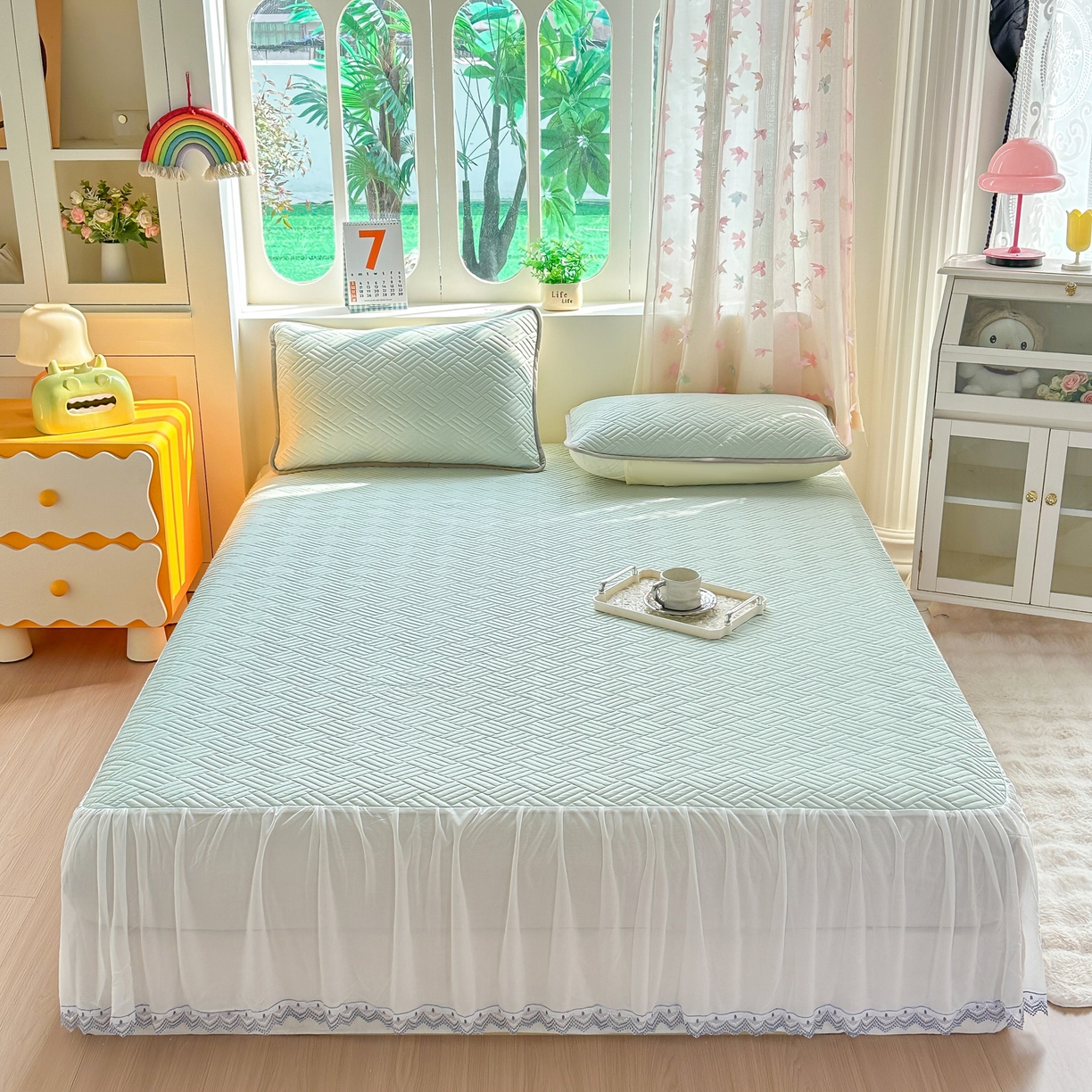 91家纺网 家纺一手货源 找家纺 丹本家纺 2026新款凉感夏被空调被凉席空调席冰丝席纯色床裙乳胶席三件套四件套菱形格 菱形格床裙款-青色