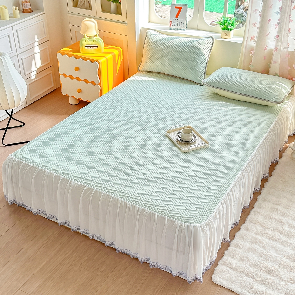 91家纺网 家纺一手货源 找家纺 丹本家纺 2026新款凉感夏被空调被凉席空调席冰丝席纯色床裙乳胶席三件套四件套菱形格 菱形格床裙款-青色