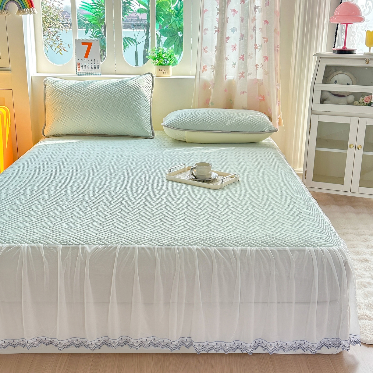 91家纺网 家纺一手货源 找家纺 丹本家纺 2026新款凉感夏被空调被凉席空调席冰丝席纯色床裙乳胶席三件套四件套菱形格 菱形格床裙款-青色