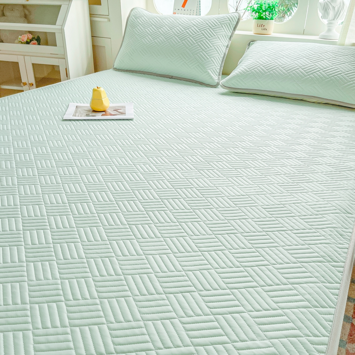 91家纺网 家纺一手货源 找家纺 丹本家纺 2026新款凉感夏被空调被凉席空调席冰丝席纯色床裙乳胶席三件套四件套菱形格 菱形格平铺款-青色