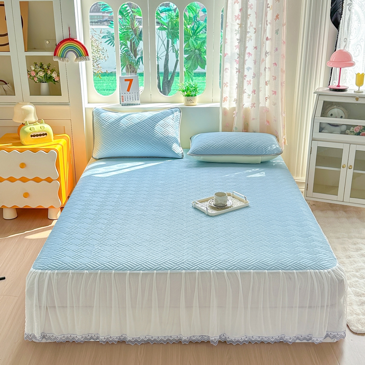 91家纺网 家纺一手货源 找家纺 丹本家纺 2026新款凉感夏被空调被凉席空调席冰丝席纯色床裙乳胶席三件套四件套菱形格 菱形格床裙款-天蓝