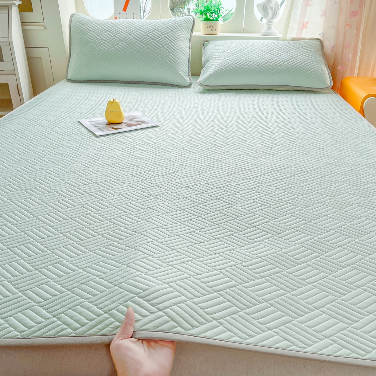 91家纺网 家纺一手货源 找家纺 丹本家纺 2026新款凉感夏被空调被凉席空调席冰丝席纯色床裙乳胶席三件套四件套菱形格 菱形格平铺款-青色