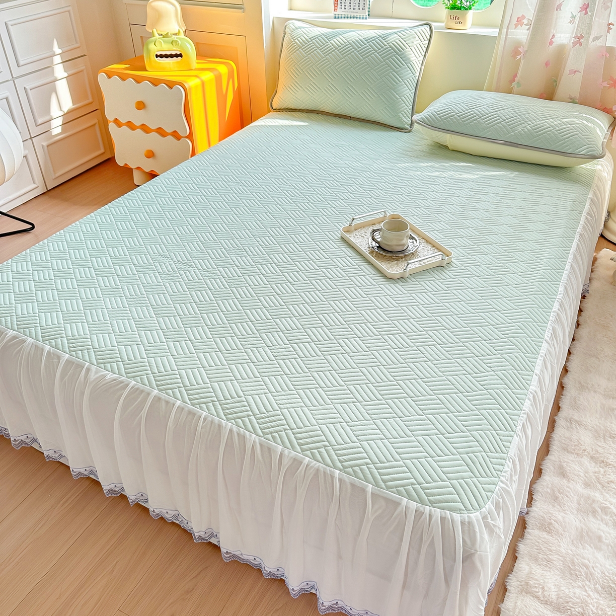 91家纺网 家纺一手货源 找家纺 丹本家纺 2026新款凉感夏被空调被凉席空调席冰丝席纯色床裙乳胶席三件套四件套菱形格 菱形格床裙款-青色