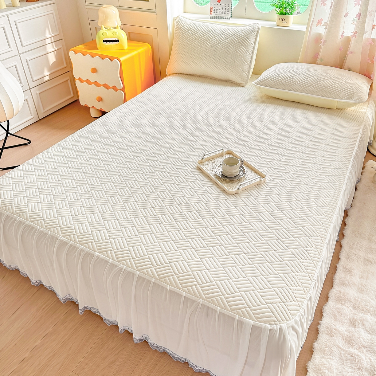 91家纺网 家纺一手货源 找家纺 丹本家纺 2026新款凉感夏被空调被凉席空调席冰丝席纯色床裙乳胶席三件套四件套菱形格 菱形格床裙款-米白