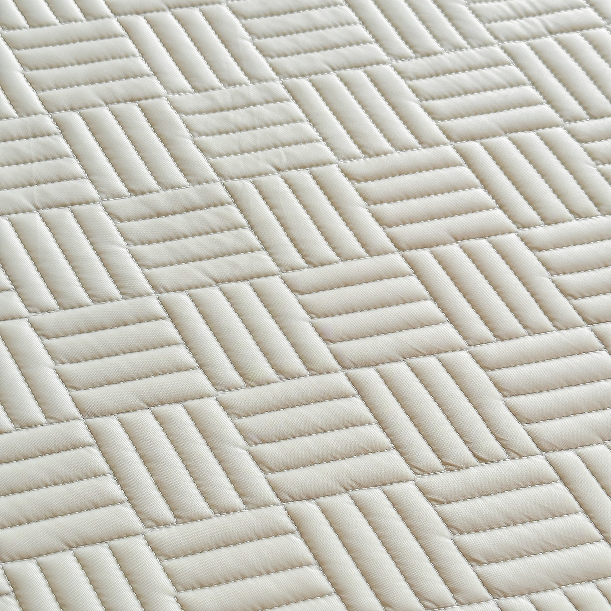 91家纺网 家纺一手货源 找家纺 丹本家纺 2026新款凉感夏被空调被凉席空调席冰丝席纯色床裙乳胶席三件套四件套菱形格 菱形格床裙款-灰色