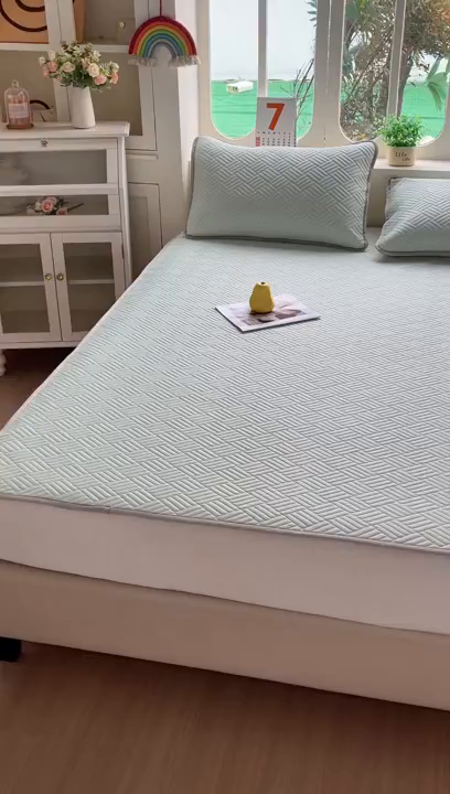 91家纺网 家纺一手货源 找家纺 丹本家纺 2026新款凉感夏被空调被凉席空调席冰丝席纯色床裙乳胶席三件套四件套菱形格 菱形格平铺款-青色