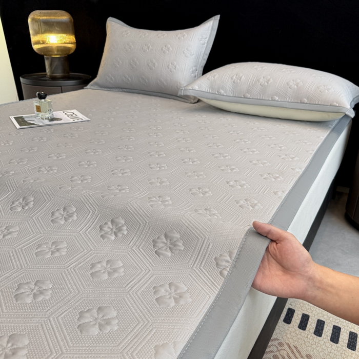 91家纺网 家纺一手货源 找家纺 畅畅家纺 2026春夏新款复合中分子PE100%聚乙烯乙纶色织提花凉感软凉席席子 四叶草-灰