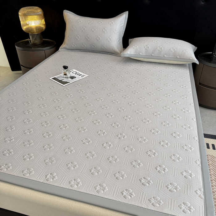 91家纺网 家纺一手货源 找家纺 畅畅家纺 2026春夏新款复合中分子PE100%聚乙烯乙纶色织提花凉感软凉席席子 四叶草-灰