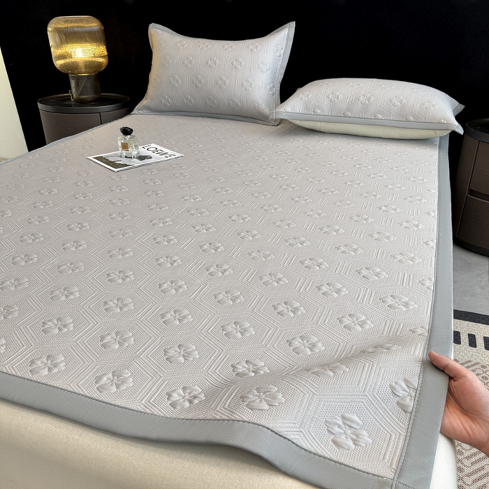 91家纺网 家纺一手货源 找家纺 畅畅家纺 2026春夏新款复合中分子PE100%聚乙烯乙纶色织提花凉感软凉席席子 四叶草-灰