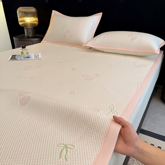 91家纺网 家纺一手货源 找家纺 畅畅家纺 2026春夏新款复合中分子PE100%聚乙烯乙纶色织提花凉感软凉席席子 樱桃