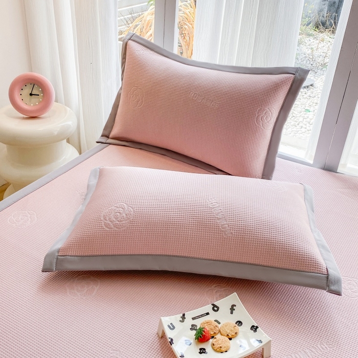 91家纺网 家纺一手货源 找家纺 （总）宇淳国际 2026新款PE凉感三明治复合床笠三件套-玫瑰花系列