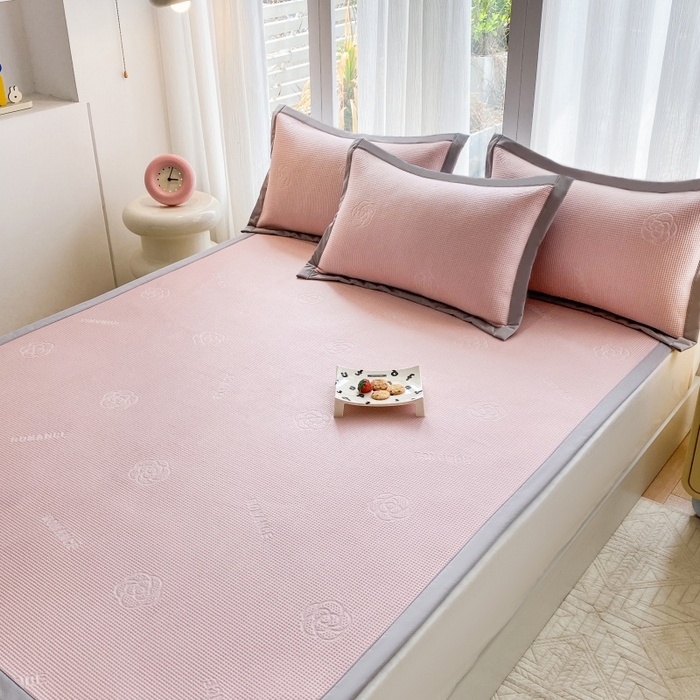 91家纺网 家纺一手货源 找家纺 （总）宇淳国际 2026新款PE凉感三明治复合床笠三件套-玫瑰花系列