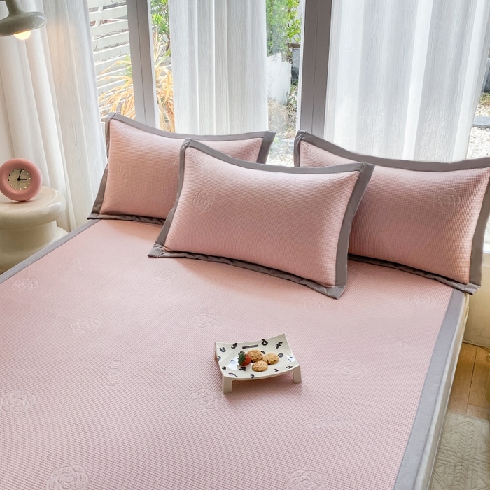91家纺网 家纺一手货源 找家纺 （总）宇淳国际 2026新款PE凉感三明治复合床笠三件套-玫瑰花系列