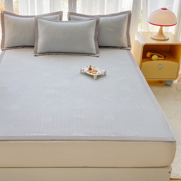 91家纺网 家纺一手货源 找家纺 宇淳国际 2026新款PE凉感三明治复合床笠三件套-玫瑰花系列 玫瑰灰