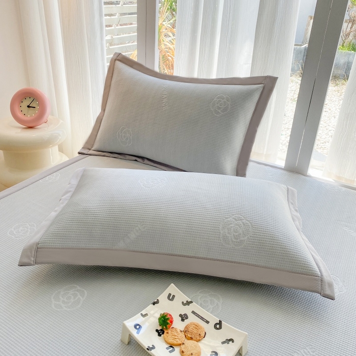 91家纺网 家纺一手货源 找家纺 宇淳国际 2026新款PE凉感三明治复合床笠三件套-玫瑰花系列 玫瑰灰