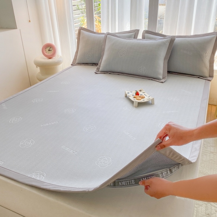 91家纺网 家纺一手货源 找家纺 宇淳国际 2026新款PE凉感三明治复合床笠三件套-玫瑰花系列 玫瑰灰