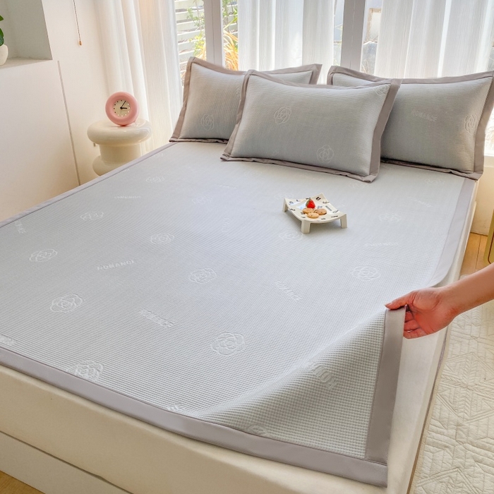 91家纺网 家纺一手货源 找家纺 宇淳国际 2026新款PE凉感三明治复合床笠三件套-玫瑰花系列 玫瑰灰