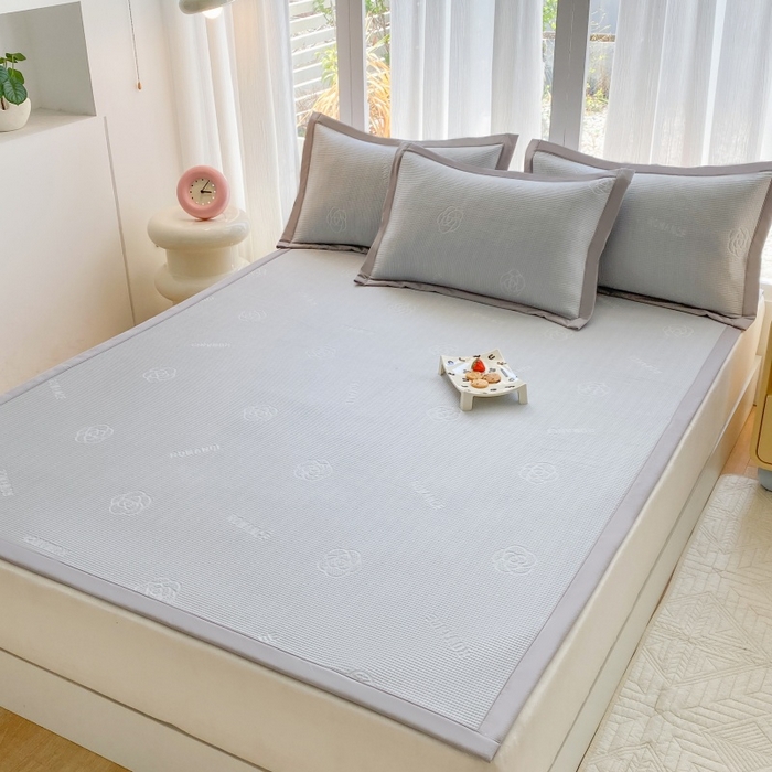 91家纺网 家纺一手货源 找家纺 宇淳国际 2026新款PE凉感三明治复合床笠三件套-玫瑰花系列 玫瑰灰