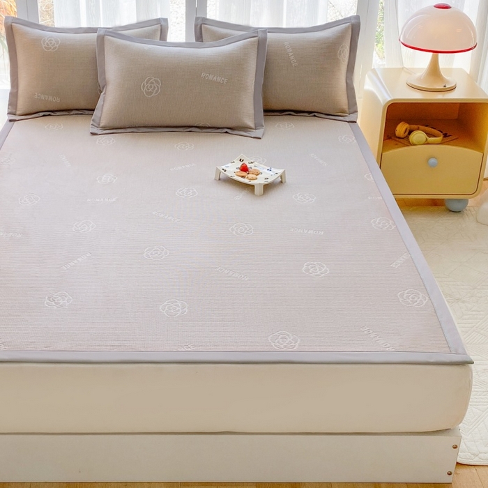 91家纺网 家纺一手货源 找家纺 宇淳国际 2026新款PE凉感三明治复合床笠三件套-玫瑰花系列 玫瑰咖