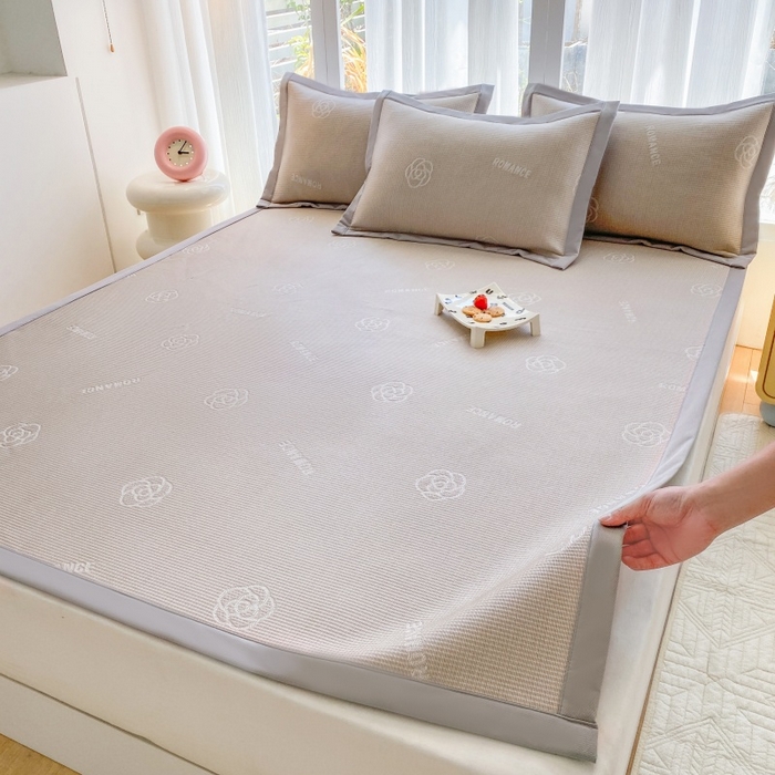 91家纺网 家纺一手货源 找家纺 宇淳国际 2026新款PE凉感三明治复合床笠三件套-玫瑰花系列 玫瑰咖