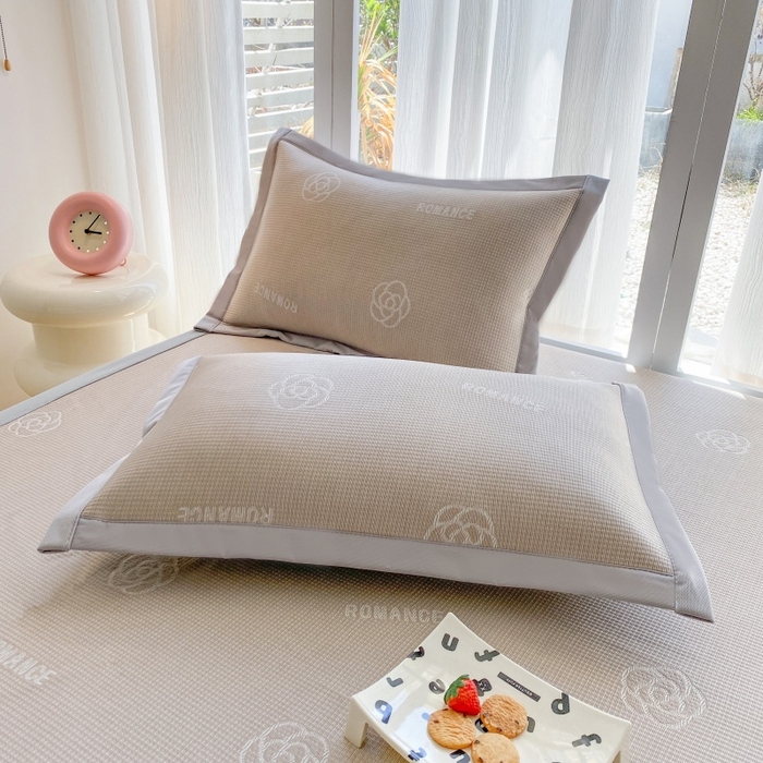 91家纺网 家纺一手货源 找家纺 宇淳国际 2026新款PE凉感三明治复合床笠三件套-玫瑰花系列 玫瑰咖