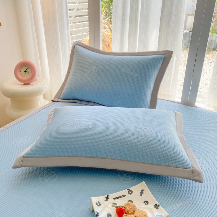 91家纺网 家纺一手货源 找家纺 宇淳国际 2026新款PE凉感三明治复合床笠三件套-玫瑰花系列 玫瑰蓝