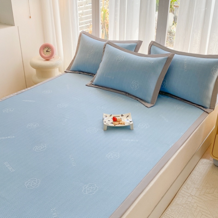 91家纺网 家纺一手货源 找家纺 宇淳国际 2026新款PE凉感三明治复合床笠三件套-玫瑰花系列 玫瑰蓝