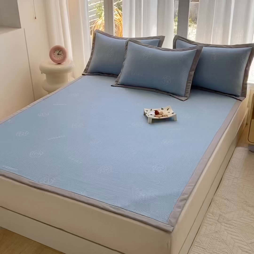 91家纺网 家纺一手货源 找家纺 宇淳国际 2026新款PE凉感三明治复合床笠三件套-玫瑰花系列 玫瑰蓝