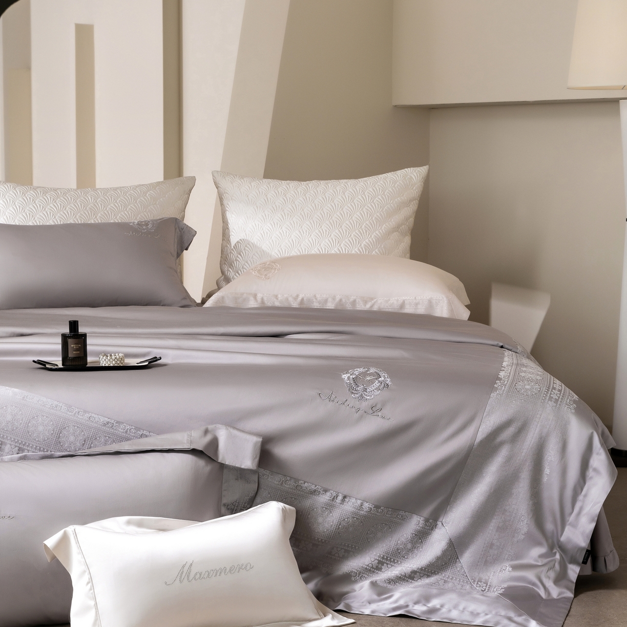 91家纺网 家纺一手货源 找家纺 （总）馨蕊家居 2026春夏新款100S全棉纯棉高精密提花刺绣四件套-赫本